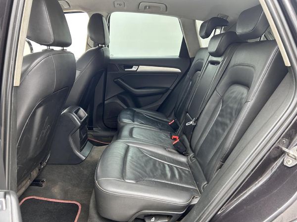 2014-Audi-Q5-20-TDI-quattro-S-Auto image:12