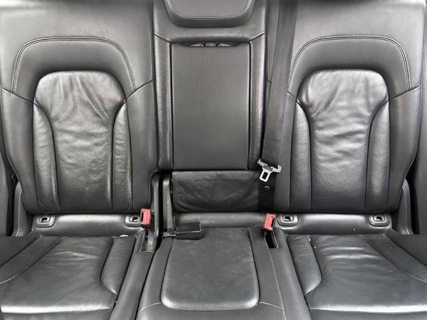 2014-Audi-Q5-20-TDI-quattro-S-Auto image:13
