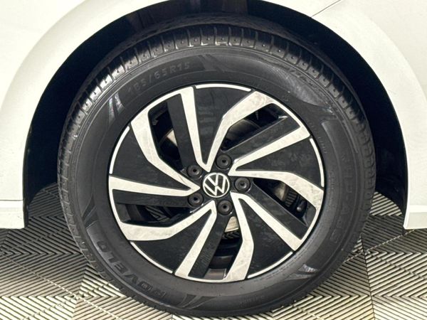 2022-Volkswagen-Polo-10-TSI-Life image:4