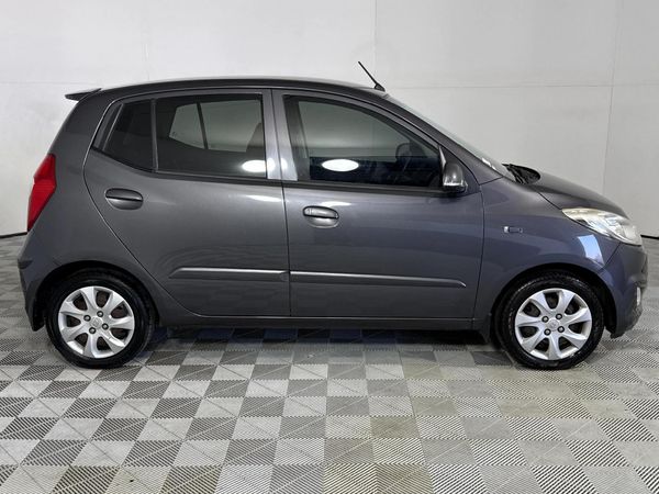 2012-Hyundai-i10-125-GLS-Fluid image:16