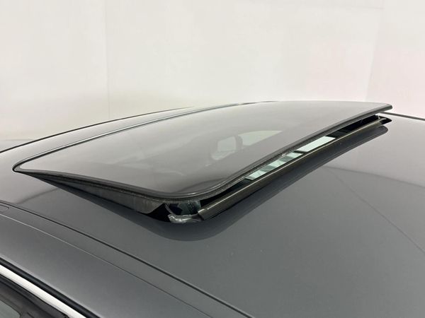 2010-BMW-3-Series-323i-Innovation-Auto image:13
