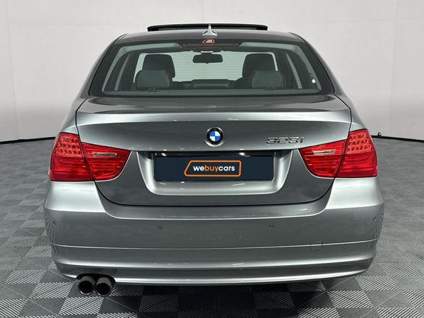 2010-BMW-3-Series-323i-Innovation-Auto image:19