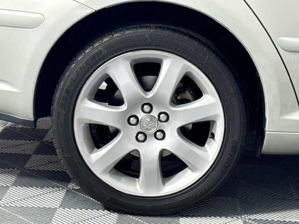 2007-Toyota-Avensis-20-Advanced image:6