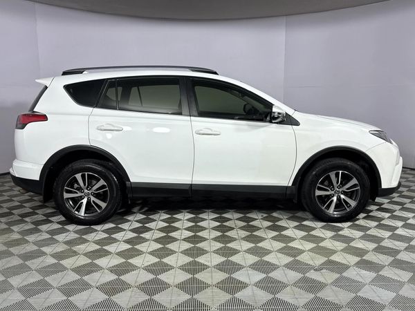 2017-Toyota-RAV4-20-GX image:16