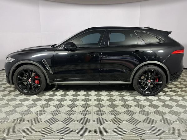 2019-Jaguar-F-Pace-50-V8-SVR image:18