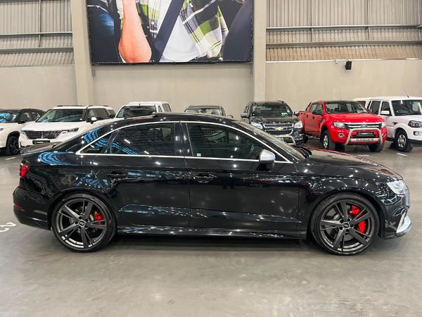 2019-Audi-RS3-Sedan-quattro image:1