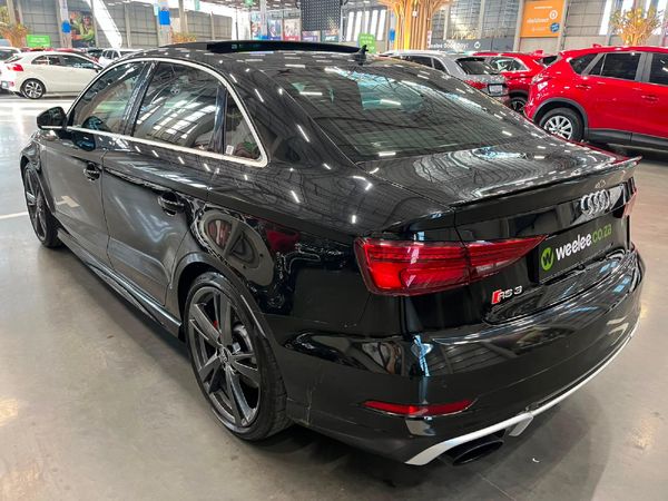 2019-Audi-RS3-Sedan-quattro image:4