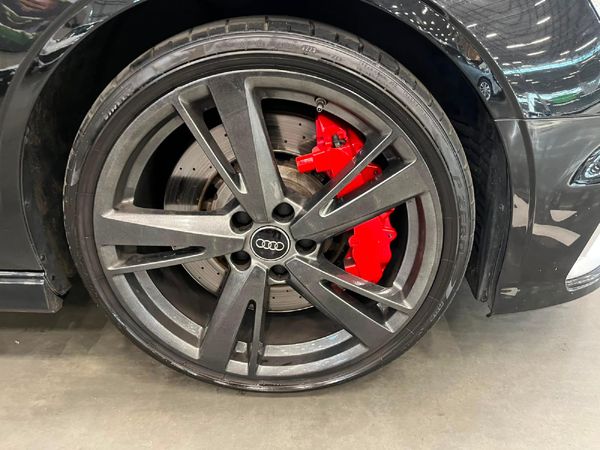 2019-Audi-RS3-Sedan-quattro image:8