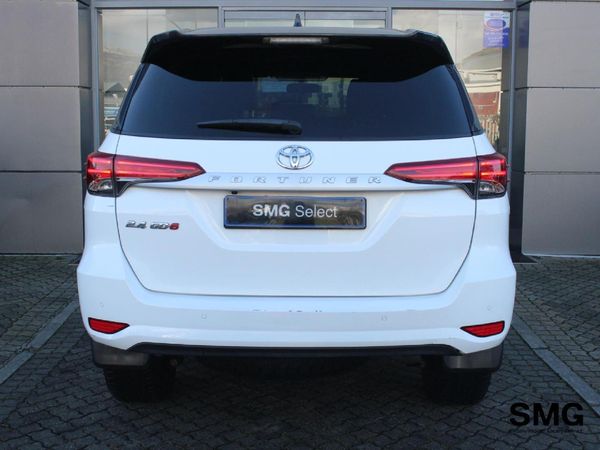 2022-Toyota-Fortuner-24-GD-6-Raised-Body-Auto image:3