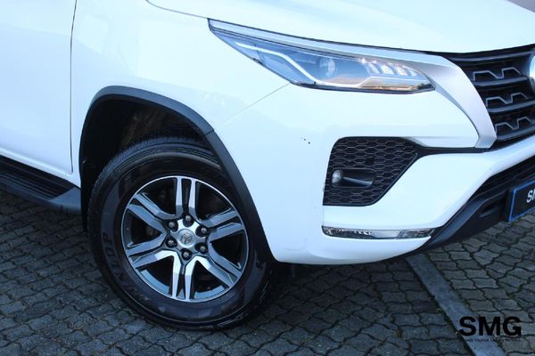 2022-Toyota-Fortuner-24-GD-6-Raised-Body-Auto image:5