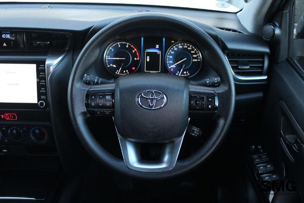 2022-Toyota-Fortuner-24-GD-6-Raised-Body-Auto image:7