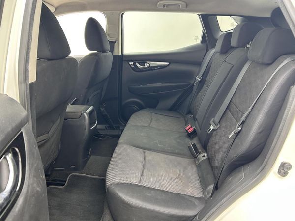 2015-Nissan-Qashqai-15-dCi-Acenta image:11