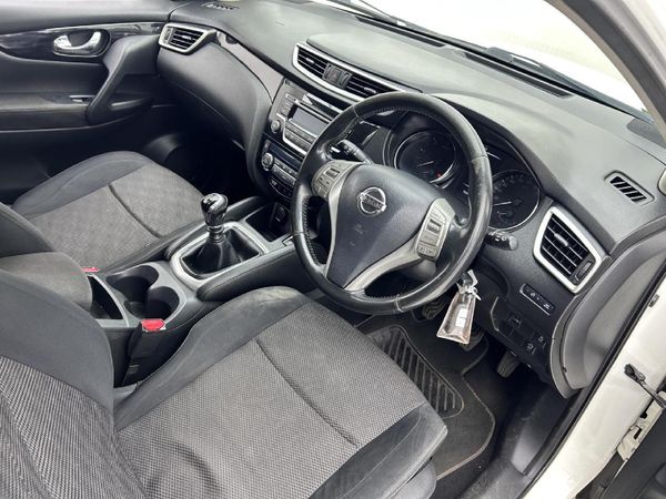 2015-Nissan-Qashqai-15-dCi-Acenta image:14