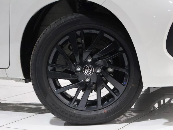 2026-Toyota-Vitz-10-XR image:3