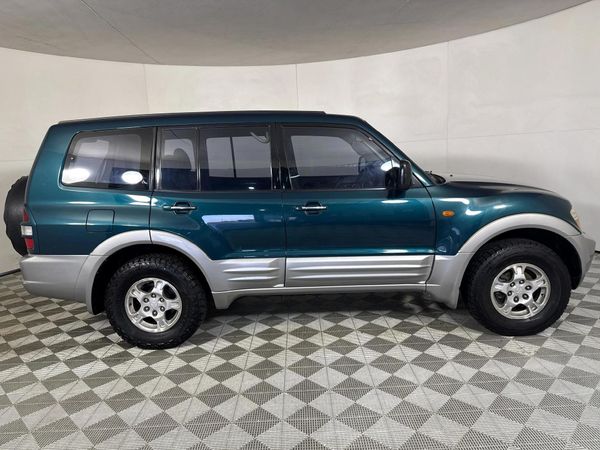 2001-Mitsubishi-Pajero-3500i-Auto-5-dr image:13