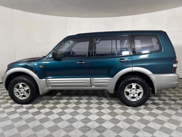 2001-Mitsubishi-Pajero-3500i-Auto-5-dr image:15