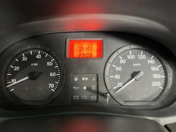2019-Nissan-NP200-16 image:1