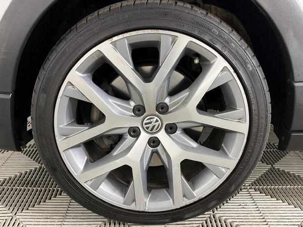 2017-Volkswagen-Polo-Cross-12-TSI image:4