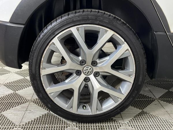 2017-Volkswagen-Polo-Cross-12-TSI image:7