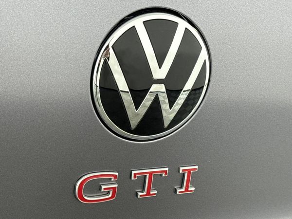 2025-Volkswagen-Golf-8-GTI-20-TSI-Auto image:11