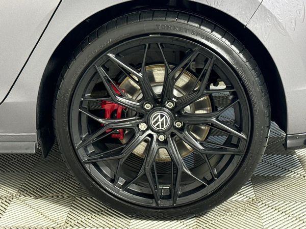 2025-Volkswagen-Golf-8-GTI-20-TSI-Auto image:6