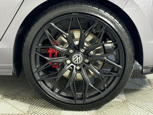 2025-Volkswagen-Golf-8-GTI-20-TSI-Auto image:7