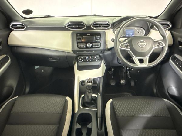 2024-Nissan-Magnite-10-Visia image:1