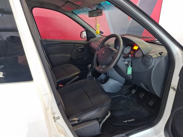 2017-Nissan-NP200-16-AC-Safety-Pack image:15