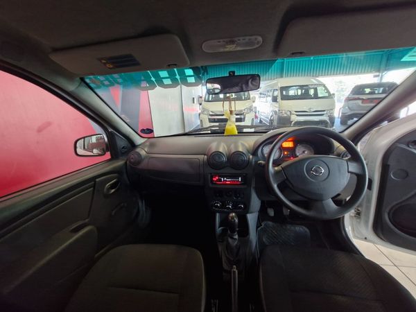 2017-Nissan-NP200-16-AC-Safety-Pack image:17