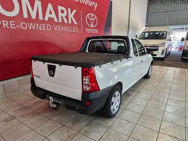 2017-Nissan-NP200-16-AC-Safety-Pack image:5
