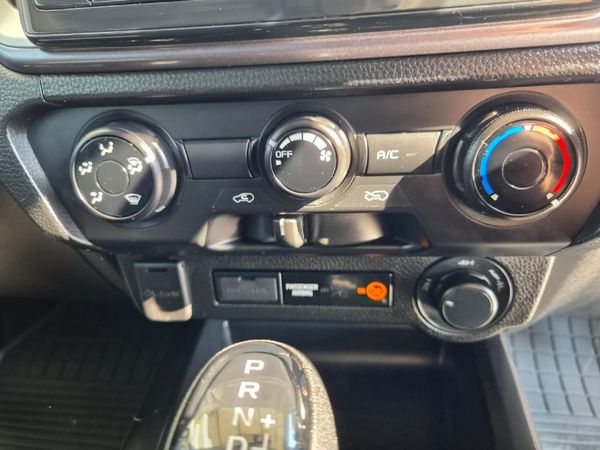 2023-Isuzu-D-Max-30-DDI-LS-4x4-Auto-Double-Cab image:16