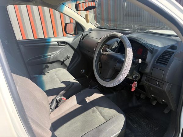 2019-Isuzu-D-Max-250C-Fleetside-Single-Cab image:9
