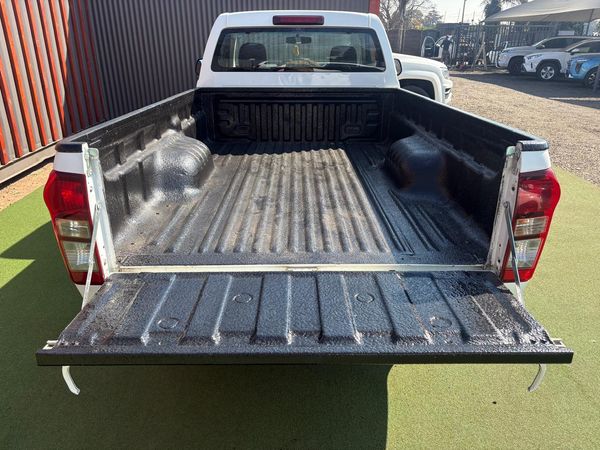 2019-Isuzu-D-Max-250C-Fleetside-Single-Cab image:8