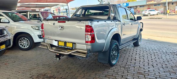 2015-Toyota-Hilux-30-D-4D-Legend-45-Raised-Body-Auto-Double-Cab image:4