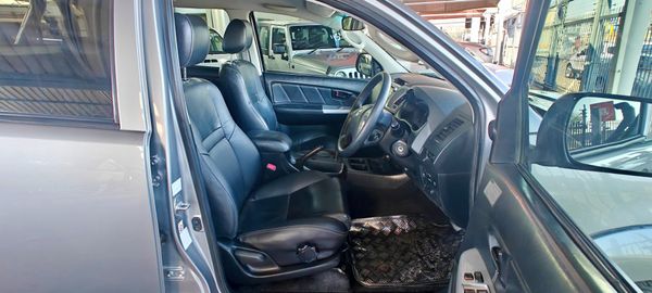 2015-Toyota-Hilux-30-D-4D-Legend-45-Raised-Body-Auto-Double-Cab image:5