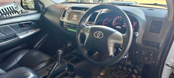 2015-Toyota-Hilux-30-D-4D-Legend-45-Raised-Body-Auto-Double-Cab image:7