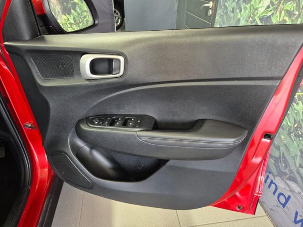 2021-Hyundai-Venue-10-TGDI-Fluid image:15