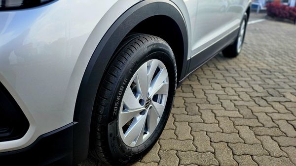 2026-Volkswagen-T-Cross-10-TSI-Life-Auto image:6