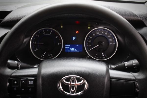 2020-Toyota-Hilux-Auto-Extended-Cab-132000km image:17