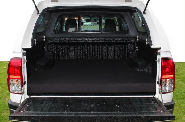 2020-Toyota-Hilux-Auto-Extended-Cab-132000km image:4