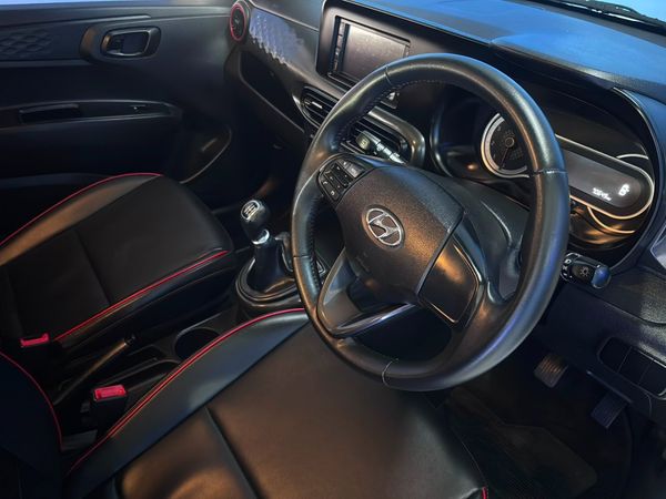 2021-Hyundai-Grand-i10-10-Fluid image:11
