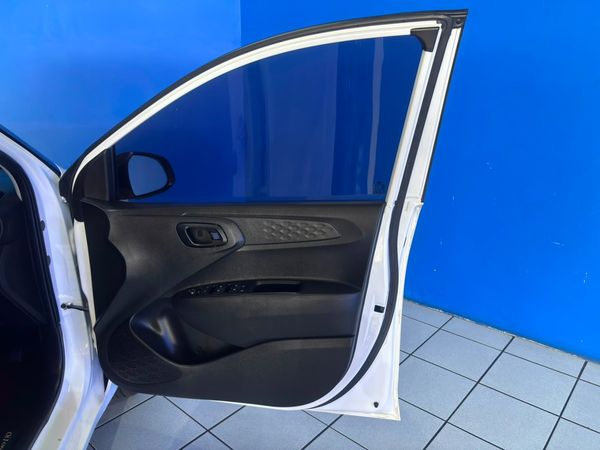 2021-Hyundai-Grand-i10-10-Fluid image:13