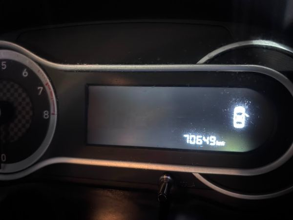 2021-Hyundai-Grand-i10-10-Fluid image:18