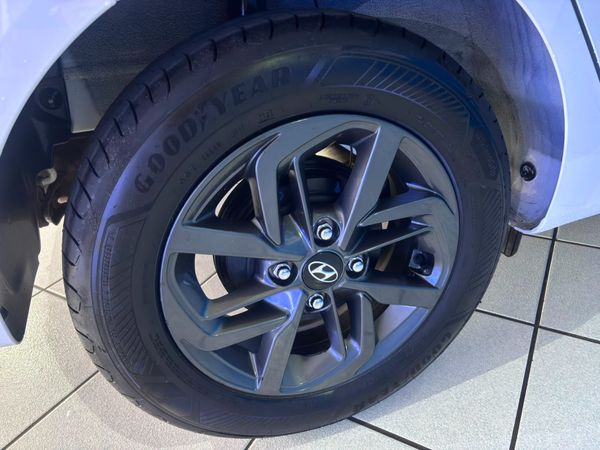 2021-Hyundai-Grand-i10-10-Fluid image:19
