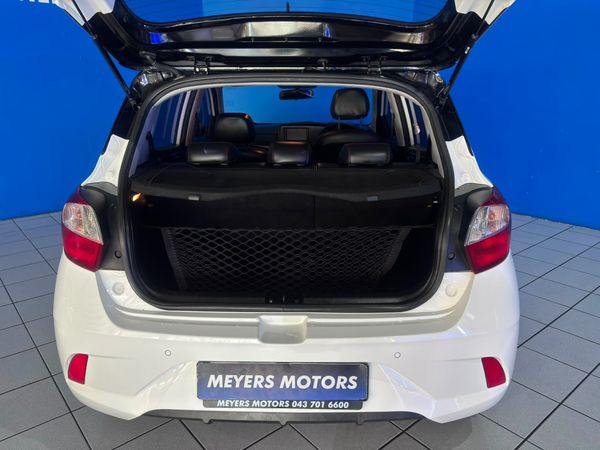 2021-Hyundai-Grand-i10-10-Fluid image:8