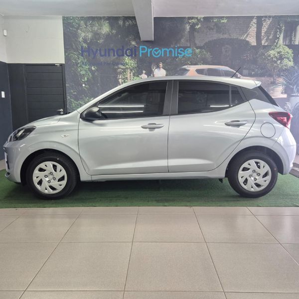 2026-Hyundai-Grand-i10-12-Motion-Auto image:3