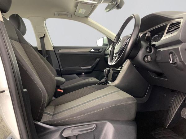 2021-Volkswagen-T-Roc-14-TSI-Design-Auto image:10