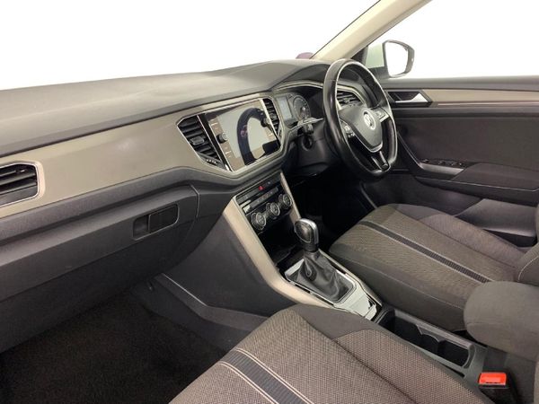 2021-Volkswagen-T-Roc-14-TSI-Design-Auto image:22