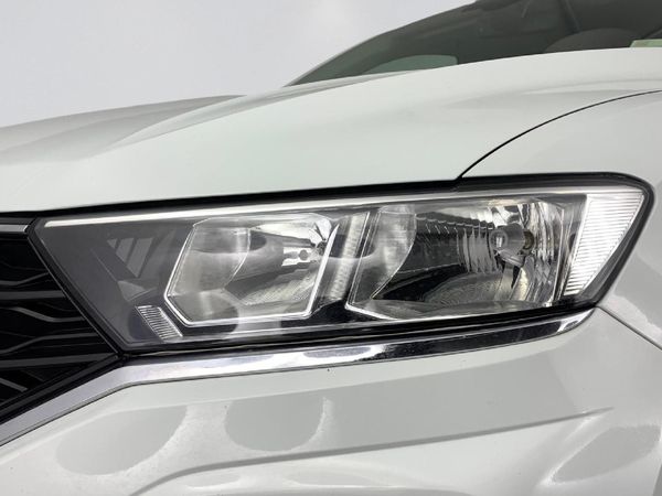 2021-Volkswagen-T-Roc-14-TSI-Design-Auto image:2