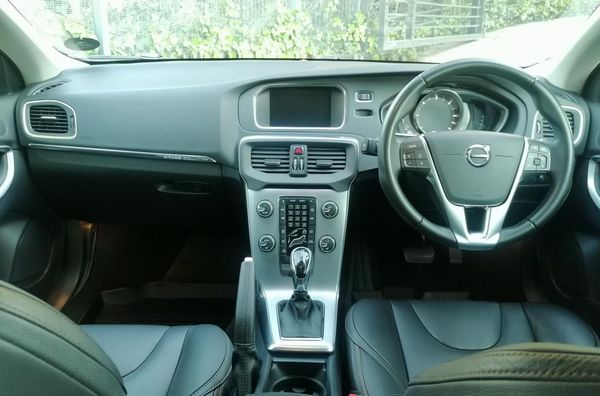 2019-Volvo-V40-CROSS-COUNTRY-D3-MOMENTUM image:7